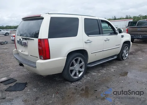 2008 Cadillac Escalade Standard z USA, uszkodzony, nr VIN 1GYEC63848R108446